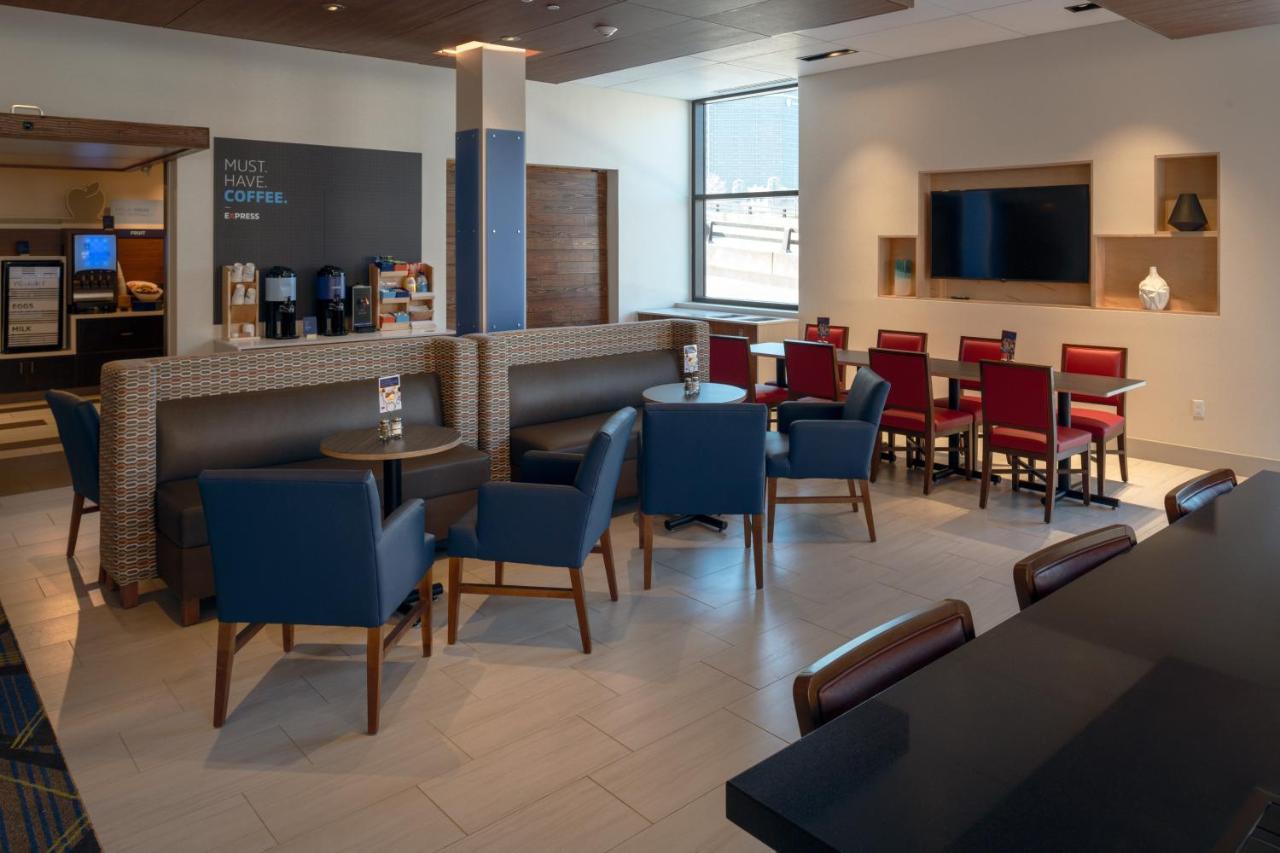 Holiday Inn Express & Suites - Tulsa Downtown - Arts District By Ihg Екстериор снимка