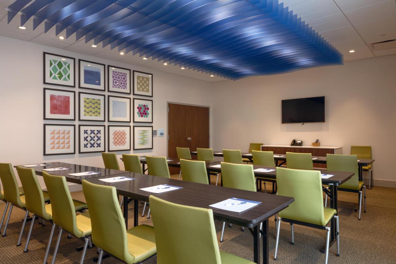 Holiday Inn Express & Suites - Tulsa Downtown - Arts District By Ihg Екстериор снимка